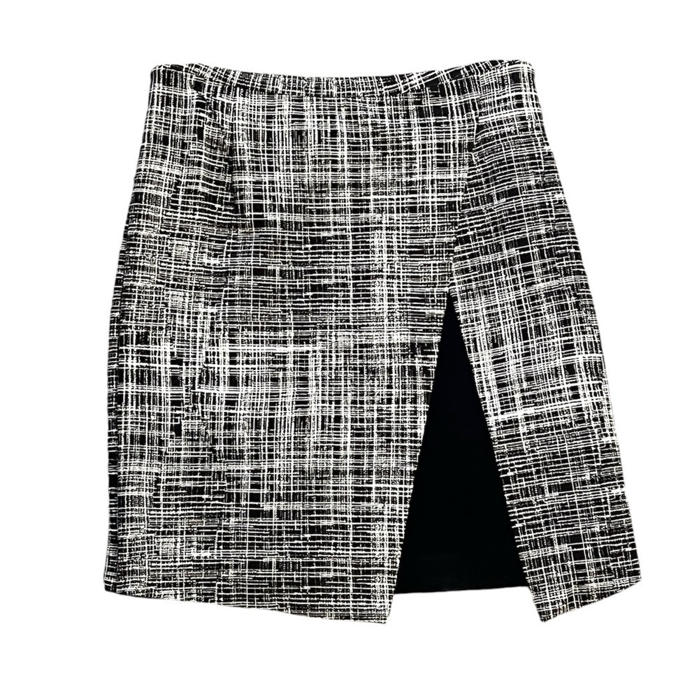 2/$30 Amanda & Chelsea Black & White Pencil Skirt Size 2 Slit Detail Work Skirt